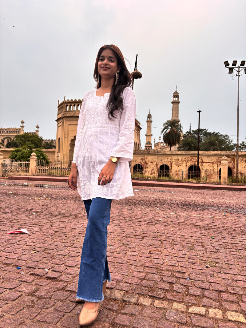 Saaya White Bakhiya Paisley Top